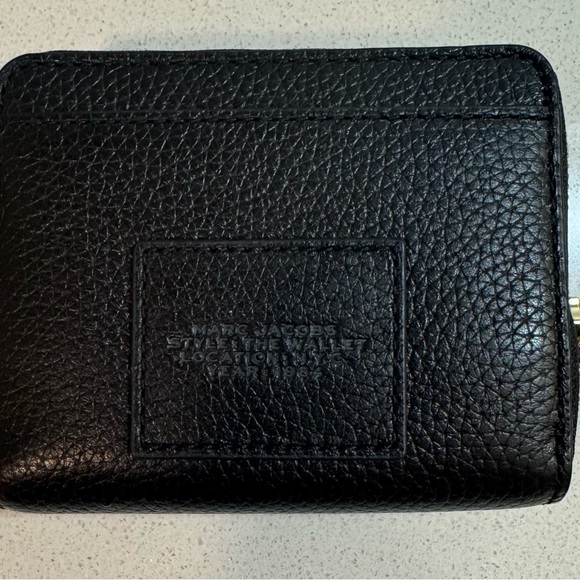 Marc Jacobs THE WALLET-Black Leather Textured Wallet, 100% Authentic, NWT - Picture 12 of 13